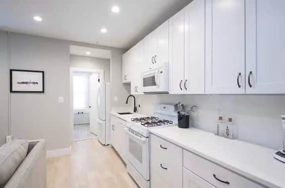 Sojourn Dupont Penthouse | 2BD with Rooftop Deck