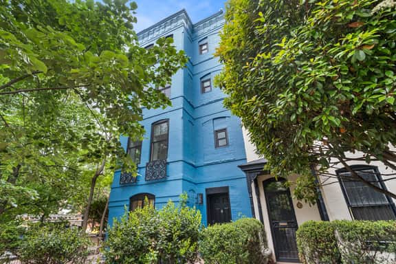 Sojourn pied-a-terre with Patio on Capitol Hill