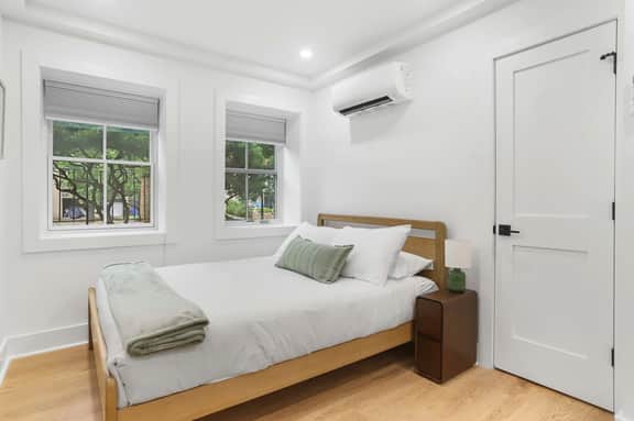 Sojourn Modern 1BR with Patio & Sleek Interiors
