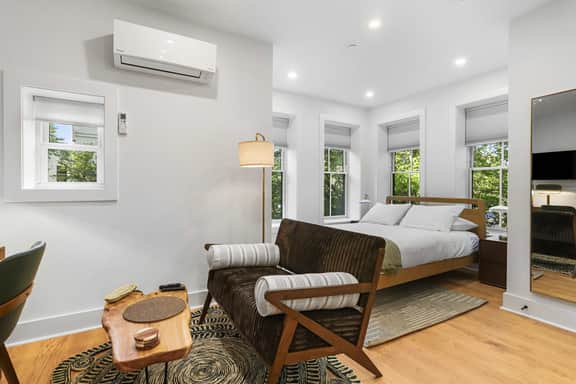 Sojourn Cozy Modern Studio on Capitol Hill