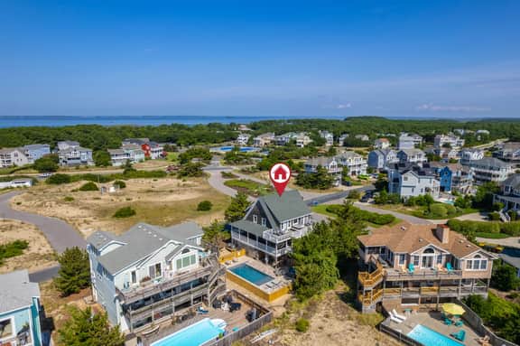 Designer Beach Cottage - Private Pool & Hot Tub