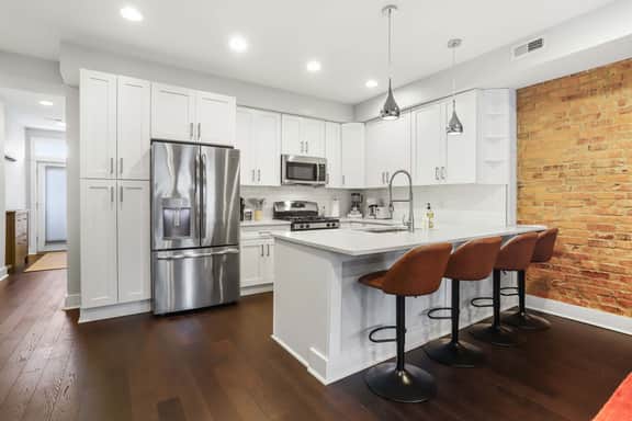 1240 E St NE - UP - LT - Image 5