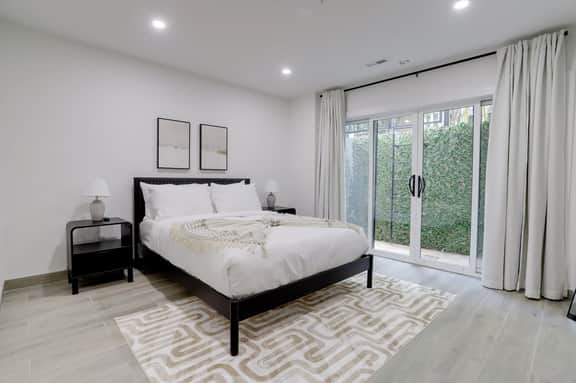 Sojourn's 4 BR + Private Patio at Union Market - Image 5