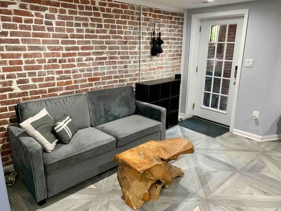 Modern Newly Remodeled Capitol Hill Apartment - Image 4