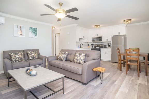 1121 HILL#4(2BR)