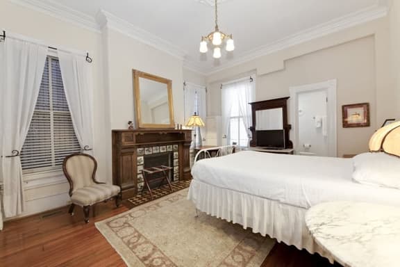 Victorian Room #1604