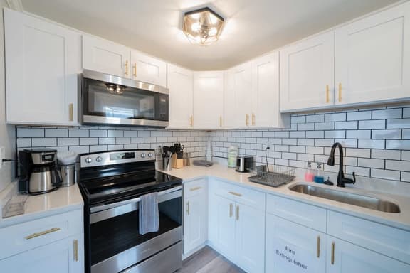 3516 Pleasant#8(1BR)