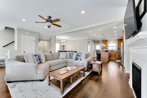 9618 20th Bay