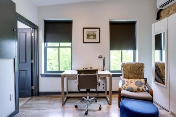 503-#302 STUDIO