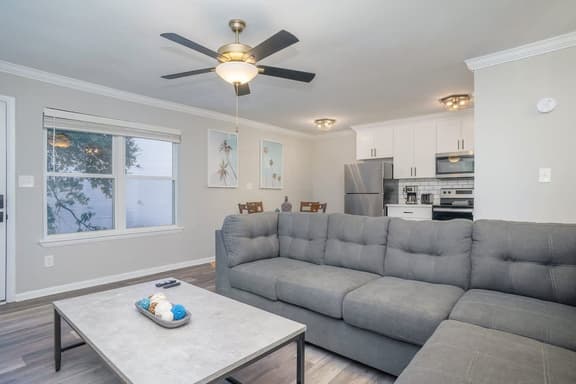1121 HILL#6 (2BR) 1