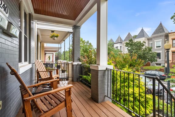 Sojourn Sleek 3BD in the Heart of Capitol Hill - Image 1