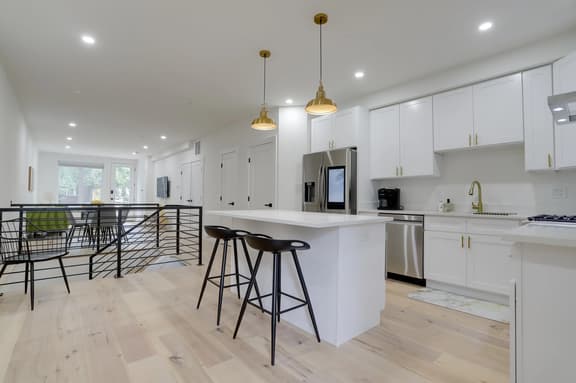 Sojourn's 4 BR + Private Patio at Union Market - Image 1